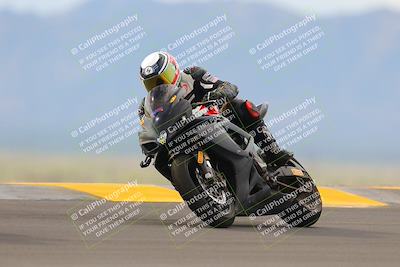 media/Sep-11-2022-SoCal Trackdays (Sun) [[81b7e951af]]/Turn 9 (930am)/